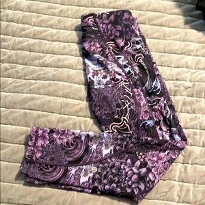 Lululemon Capri pants